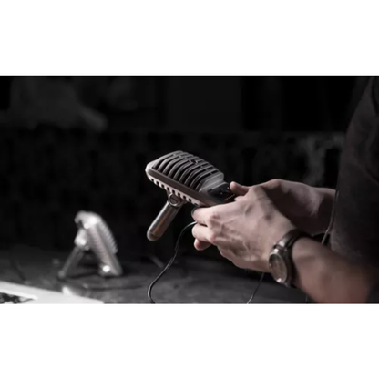 Microfone Shure Motiv Mv51 Condensador Cardioide Cor Prata